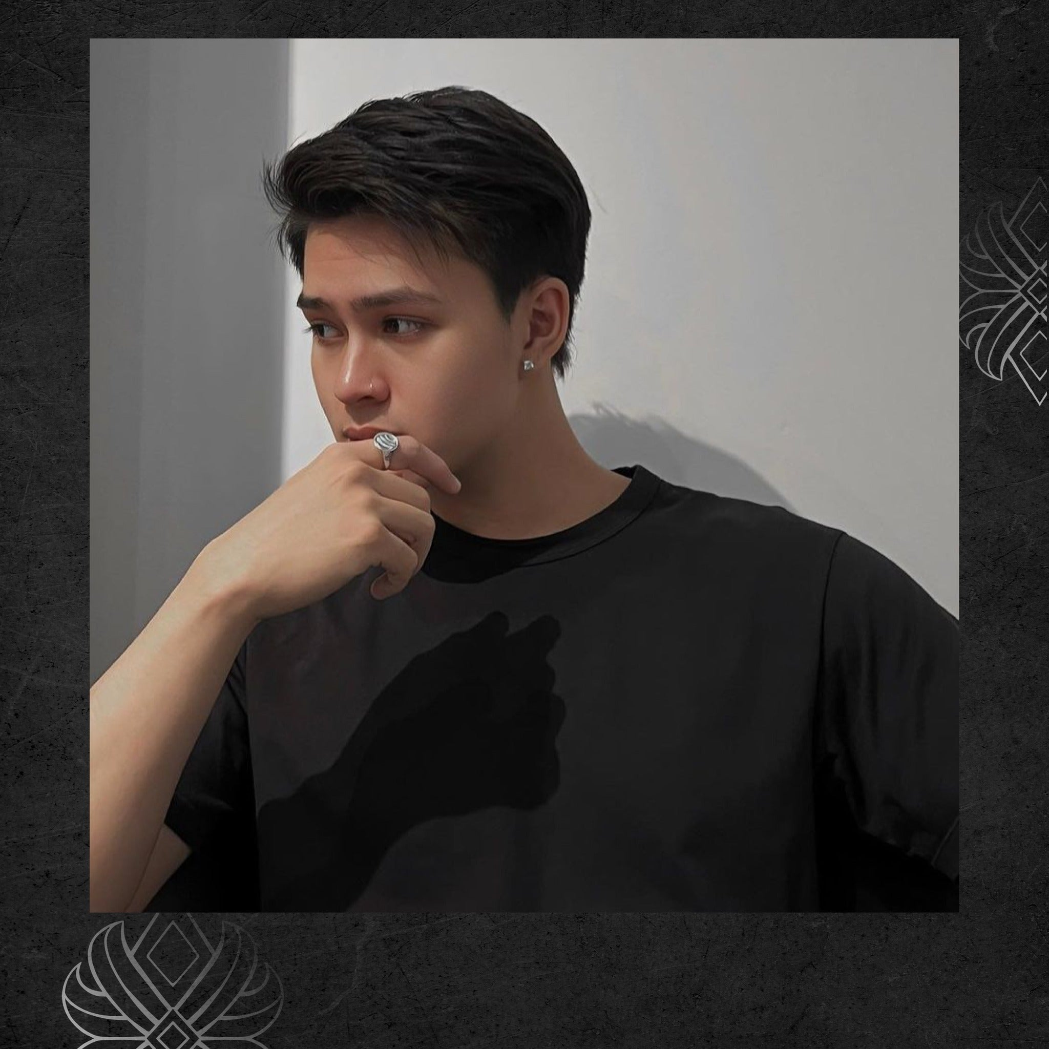 오늘날 인기 있는 귀걸이 피어싱 자세 17가지