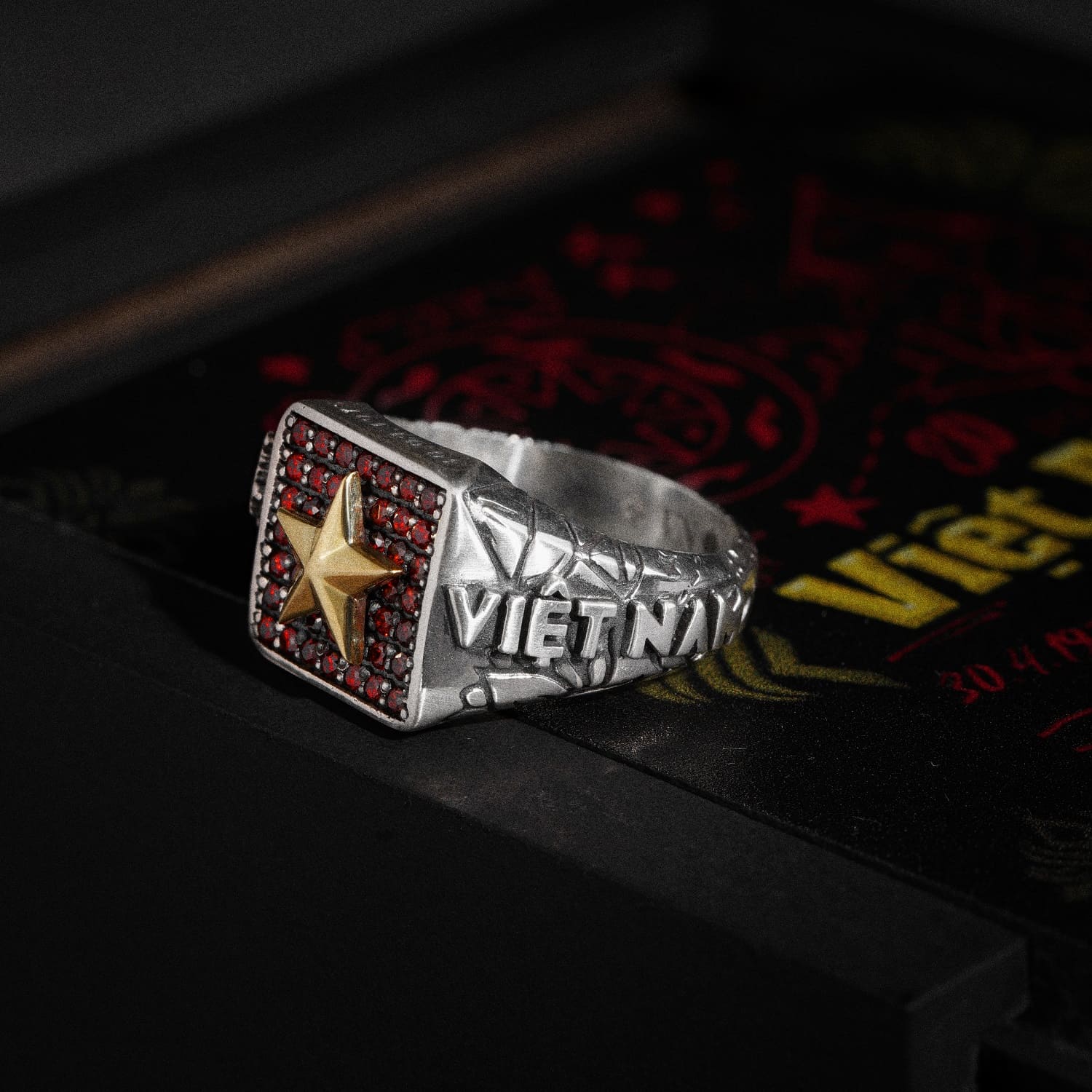 What are fashion accessories? Check out some impressive accessories