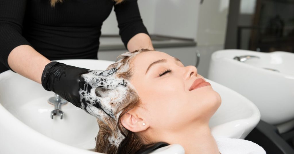 귀 뚫은 후 머리를 감아야 할까요? 알아두어야 할 사항