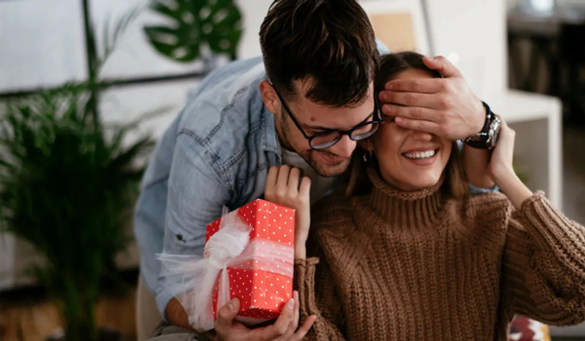 Không nên tặng gì cho người yêu - Sự thật về những món quà