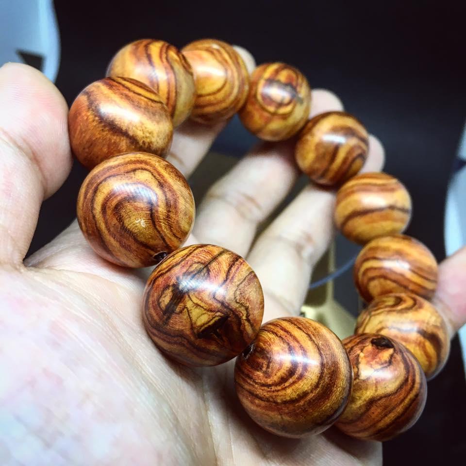 불의 요소를 가진 사람은 행운과 재산을 가져오려면 어떤 색깔의 팔찌를 착용해야 할까요?