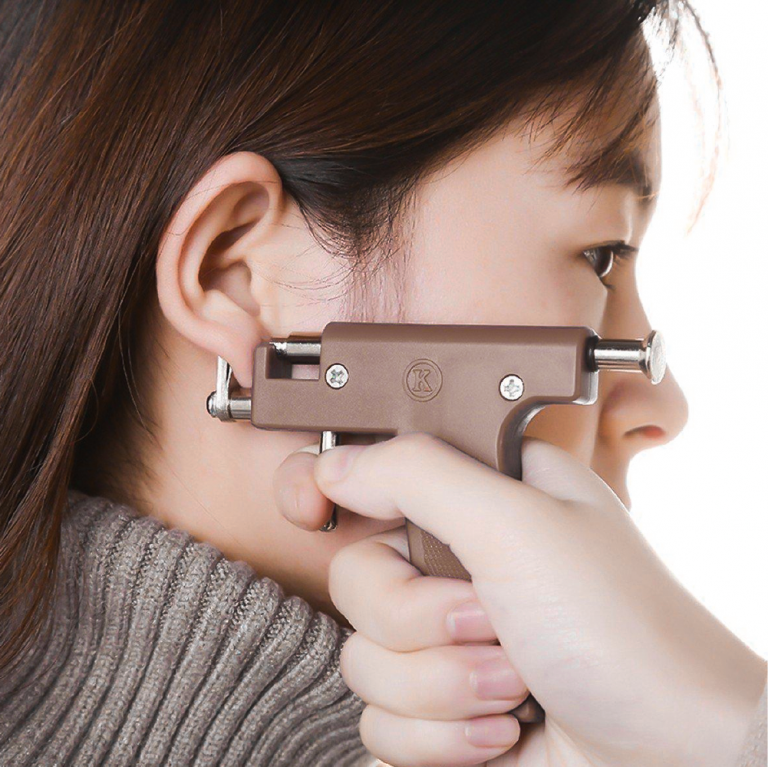What to wear after new ear piercing? How to care for new piercing