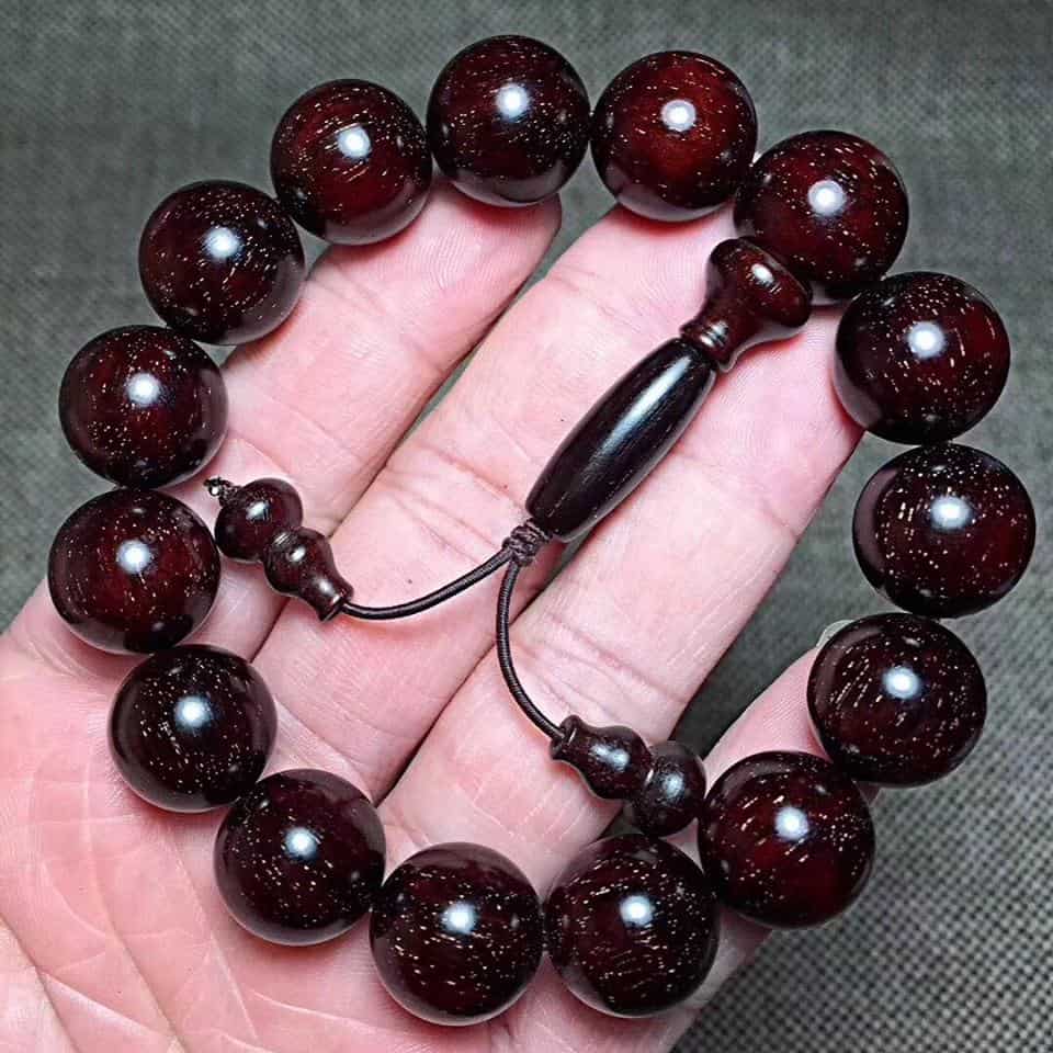 Top 7 most popular types of wood for making bracelets