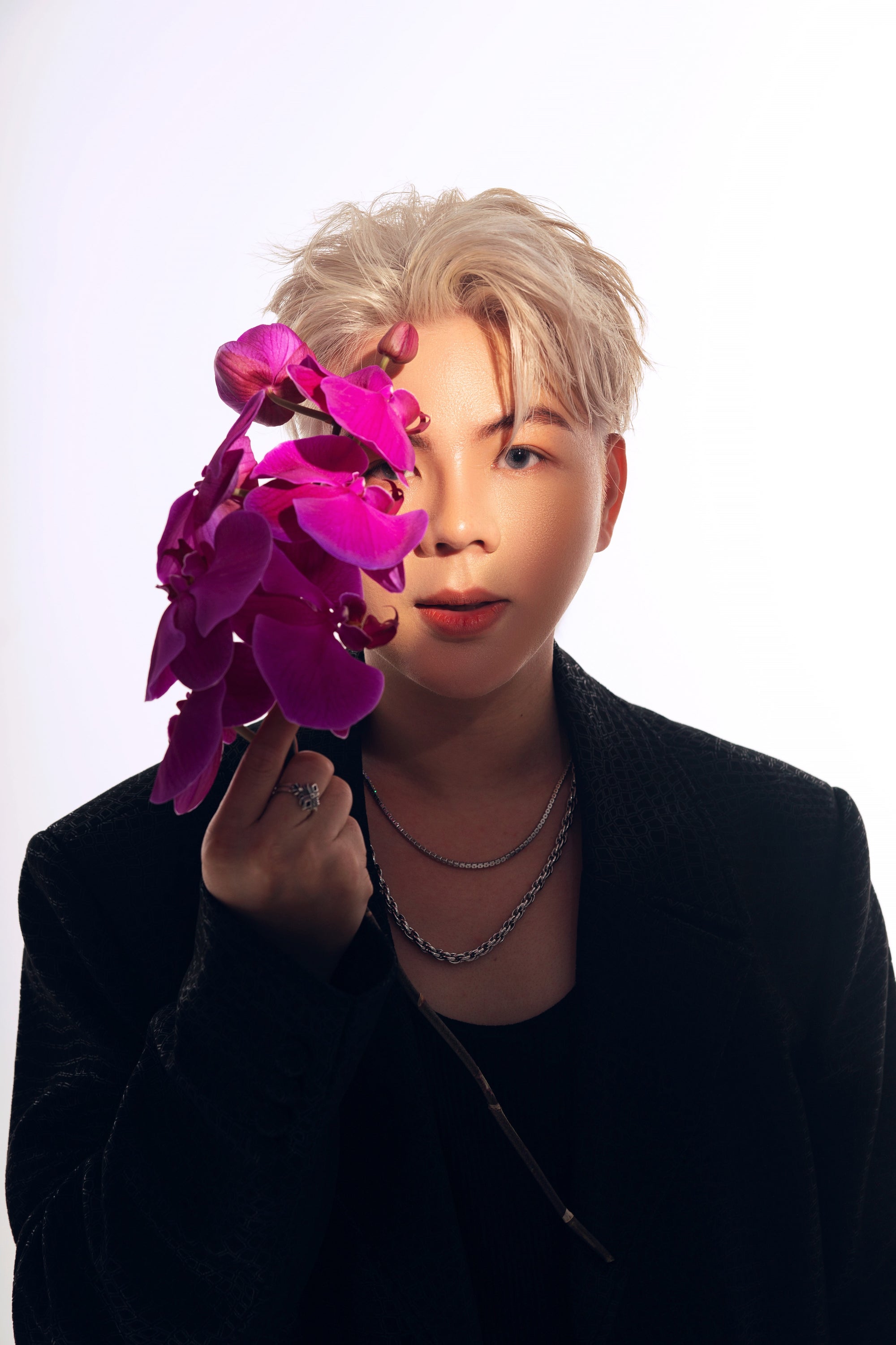 HELIOS x STYLIST TRAN NHAT DUY
