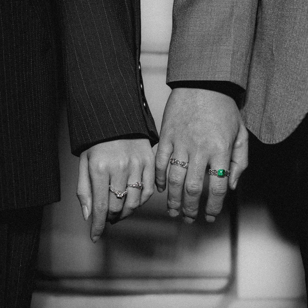 Nhẫn đôi và cảm giác “Điện chạy trong tim”