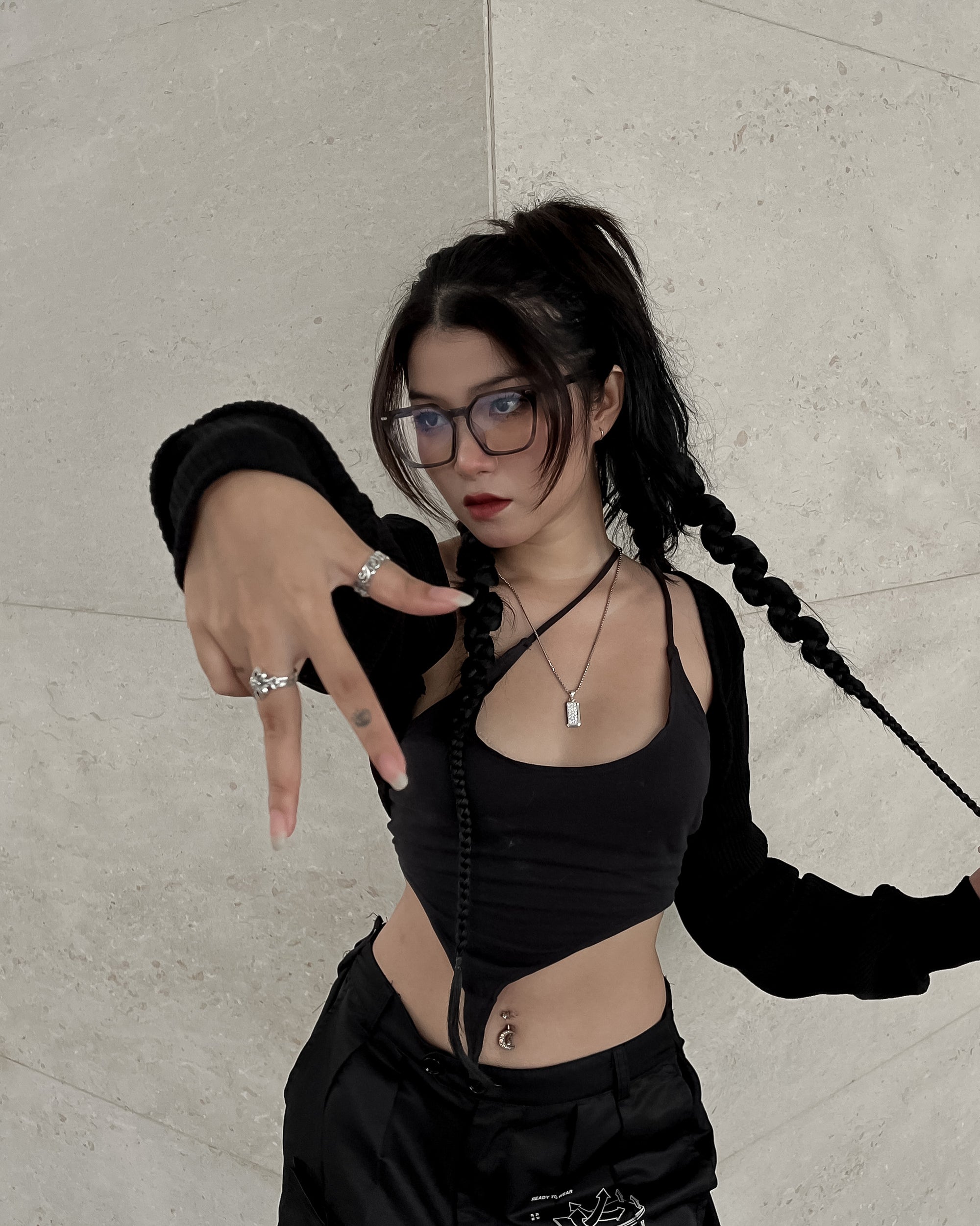 HELIOS x MODEL DOAN YEN NHI